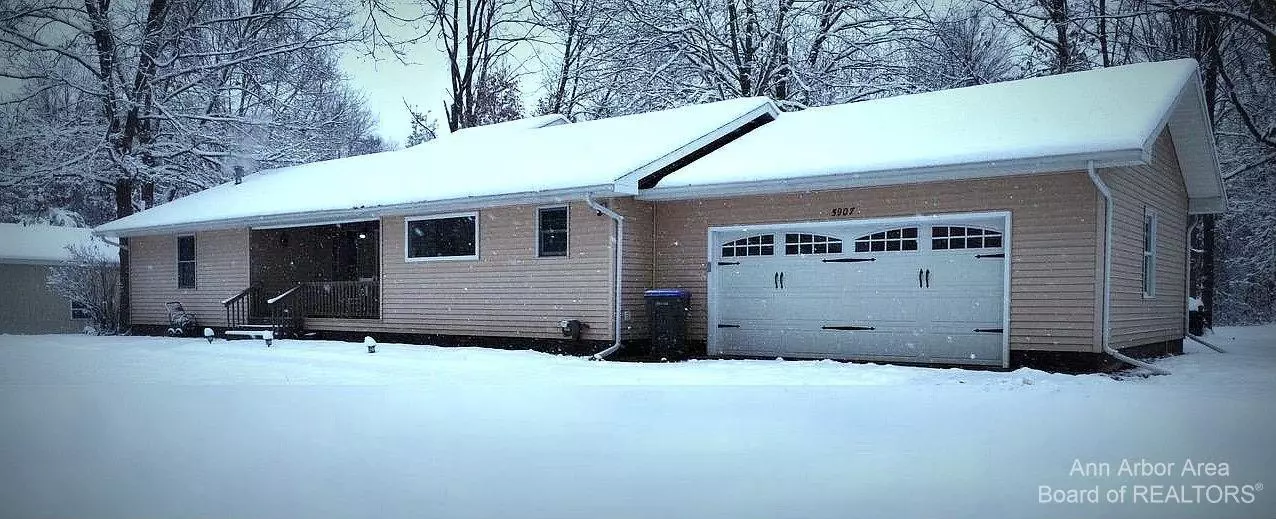 5907 Wolf Lake Road, Grass Lake, MI 49240