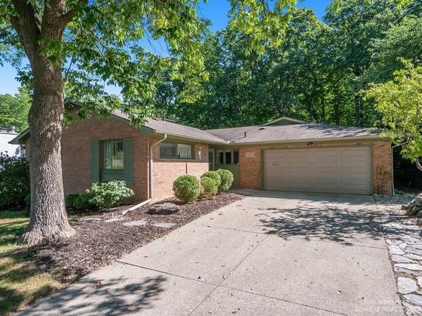 1723 Ivywood Drive, Ann Arbor, MI 48103