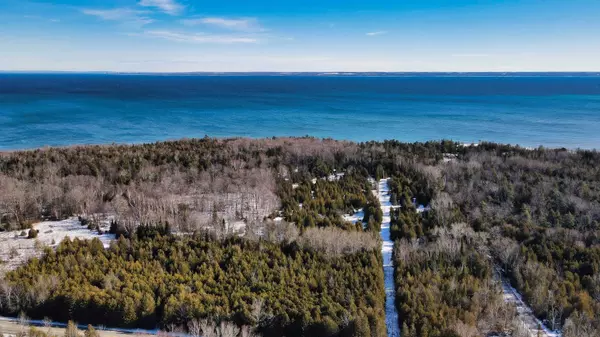 00 N Cathead Bay, Northport, MI 49670