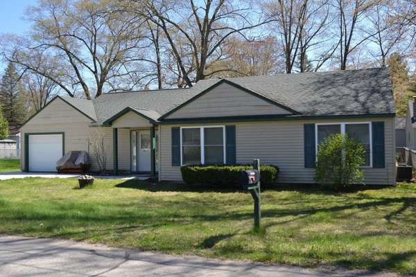 129 Rapson, Houghton Lake, MI 48629