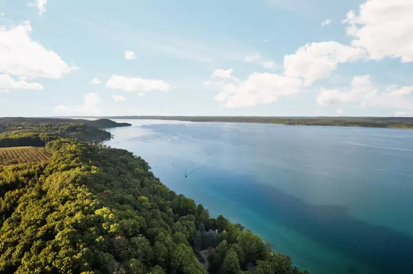 Kewadin, MI 49648,5391 N West Torch Lake