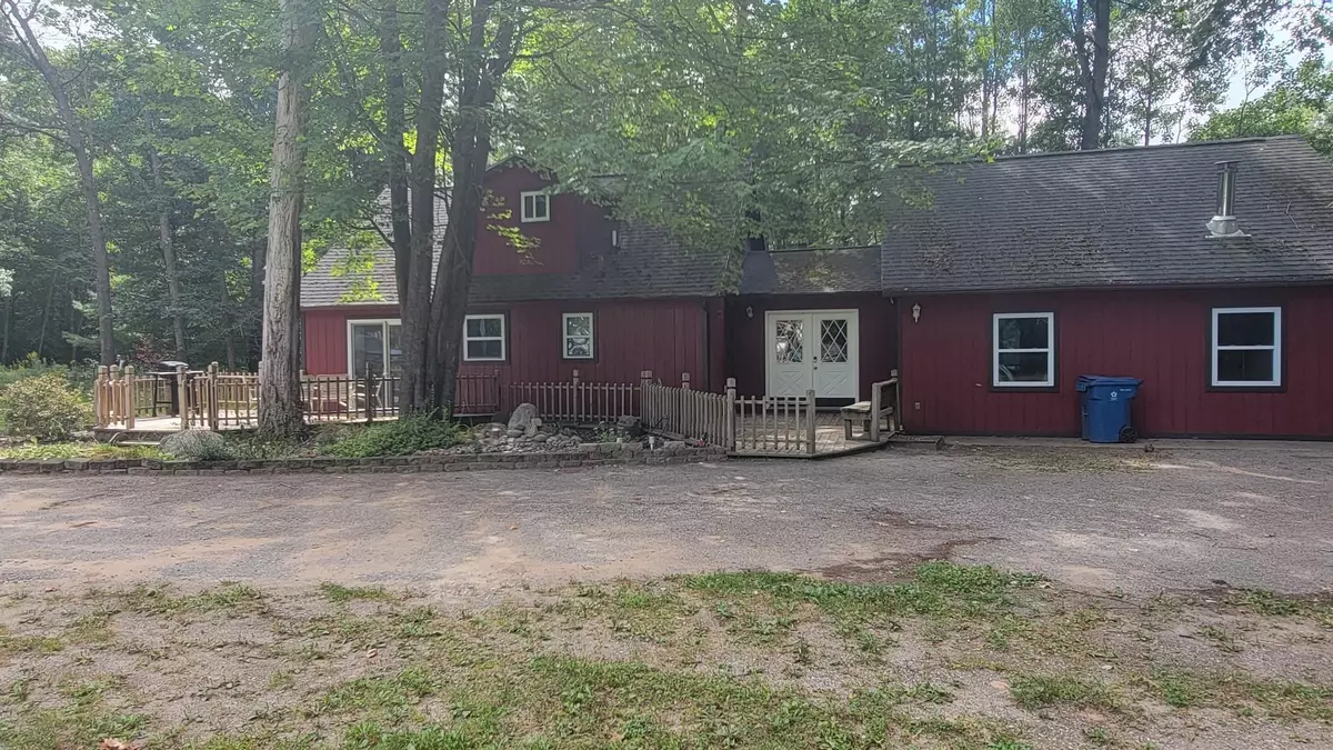 Houghton Lake, MI 48629,100 Chippendale