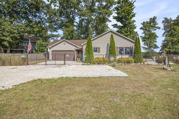 70 E Birch, Manistee, MI 49660