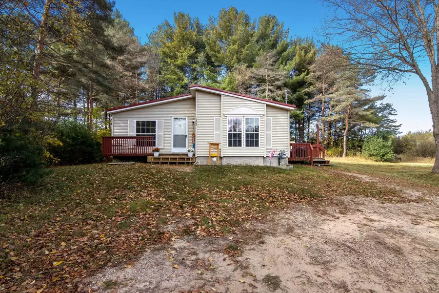 10463 N M-37, Buckley, MI 49620