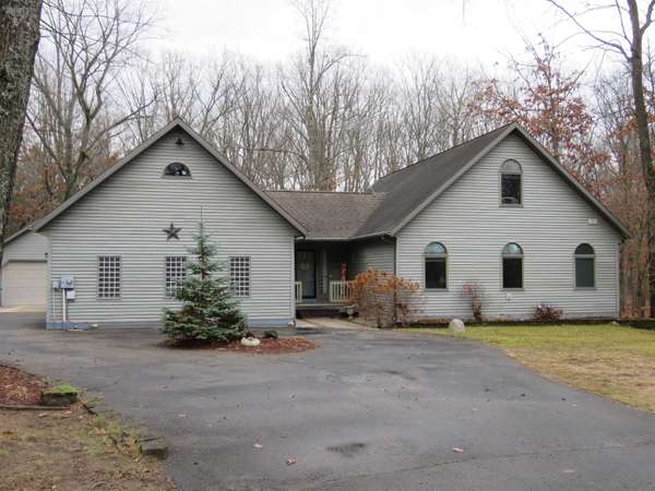 108 Robin Hood, Roscommon, MI 48653