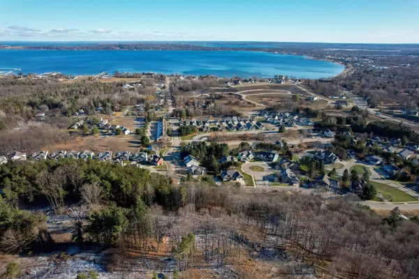 Traverse City, MI 49684,E Carter