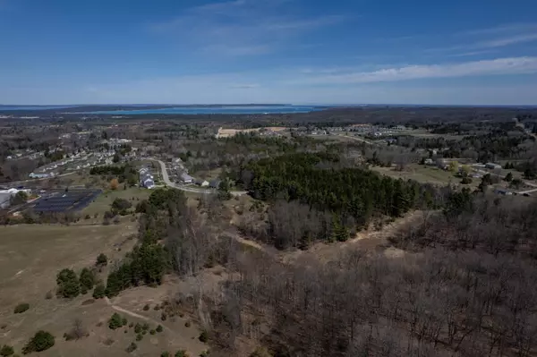Traverse City, MI 49696,00 N Four Mile Road