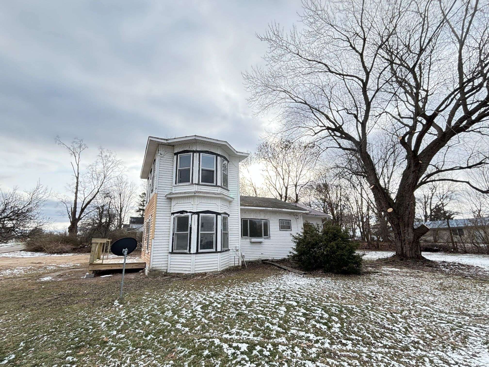 8136 Washington, Winn, MI 48896