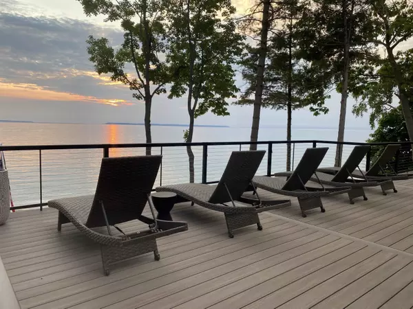 Lake Leelanau, MI 49653,584 S Manitou