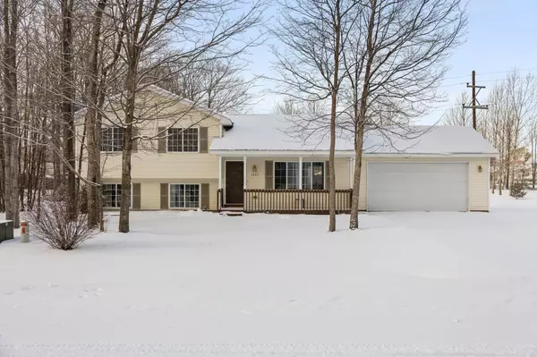 2204 Woodcock, Traverse City, MI 49685