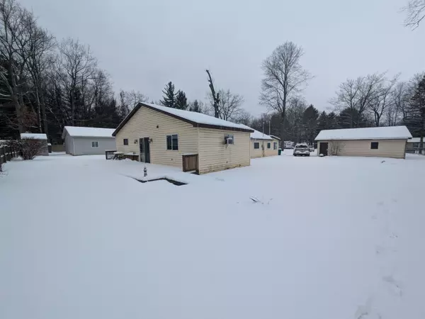 Prudenville, MI 48651,216 Devonshire