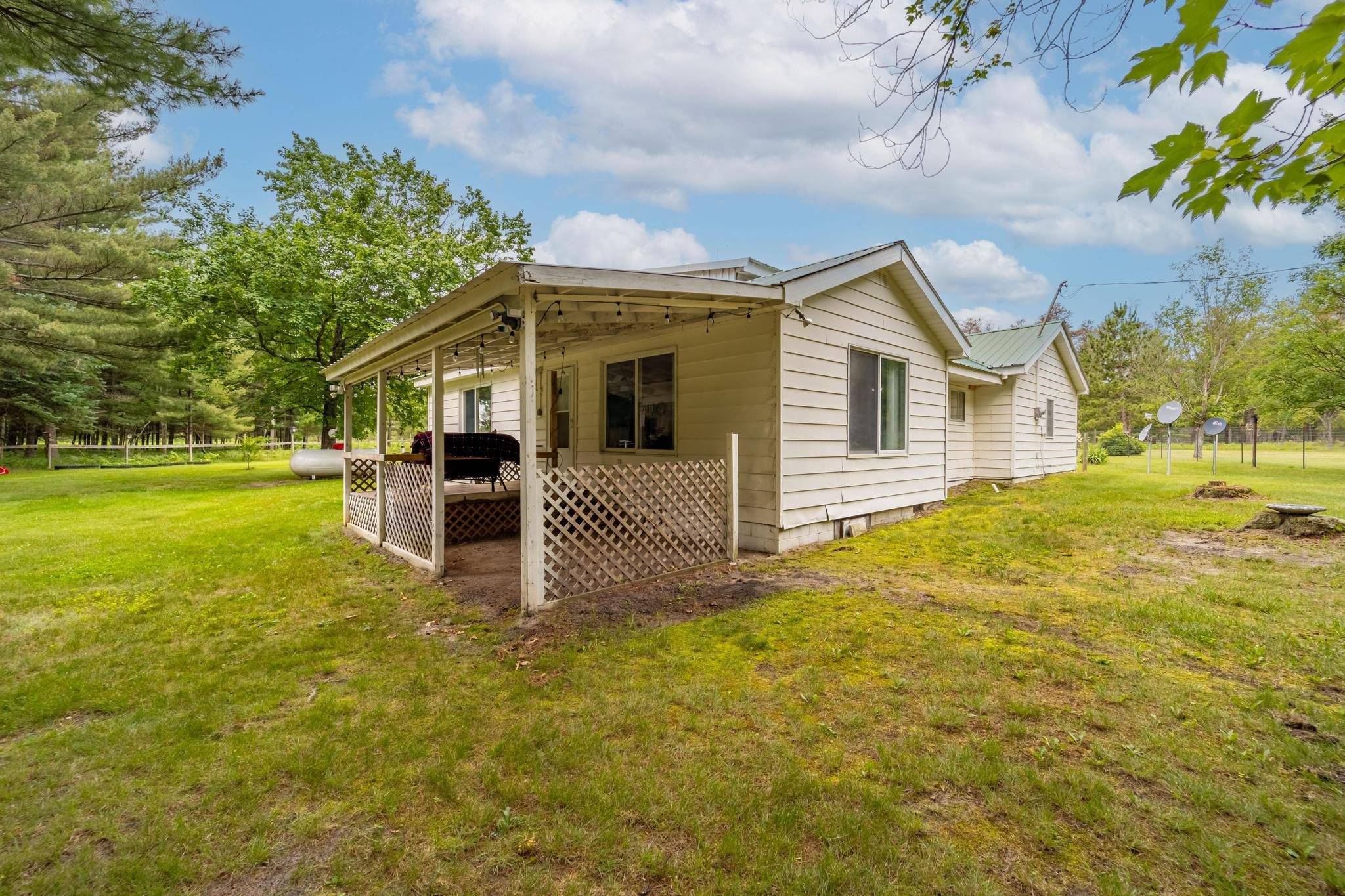 Fife Lake, MI 49633,9997 SE Smith Street