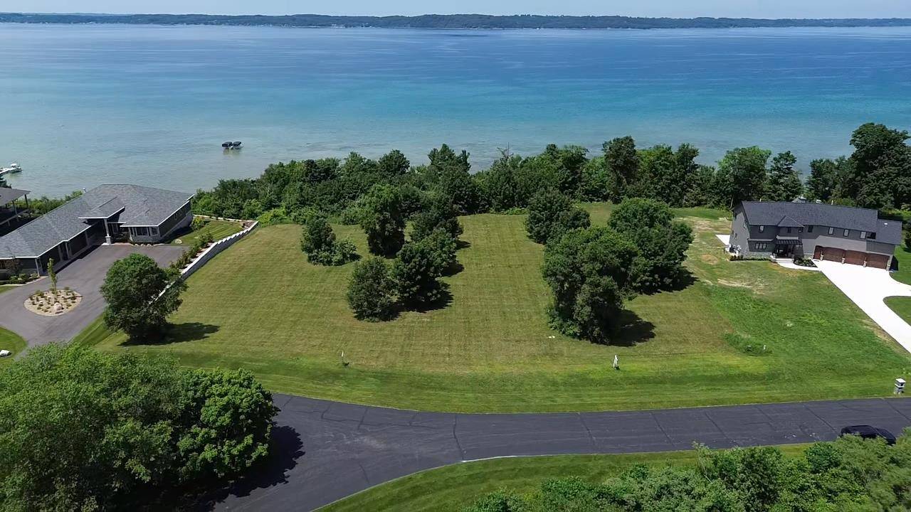 Williamsburg, MI 49690,00 Bayridge Drive