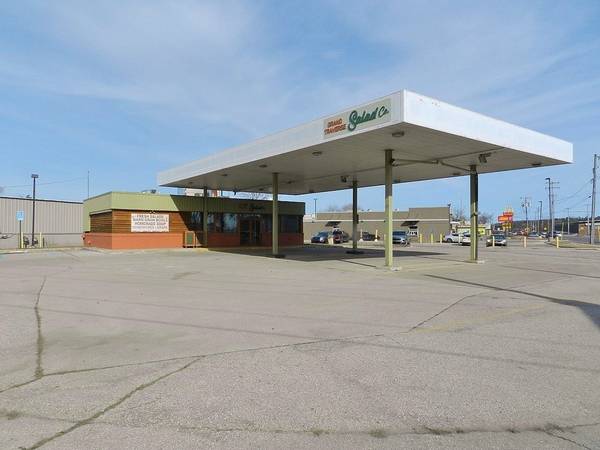 2500 W South Airport Road, Traverse City, MI 49684