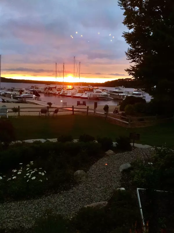 Traverse City, MI 49686,14045-28 Peninsula Drive
