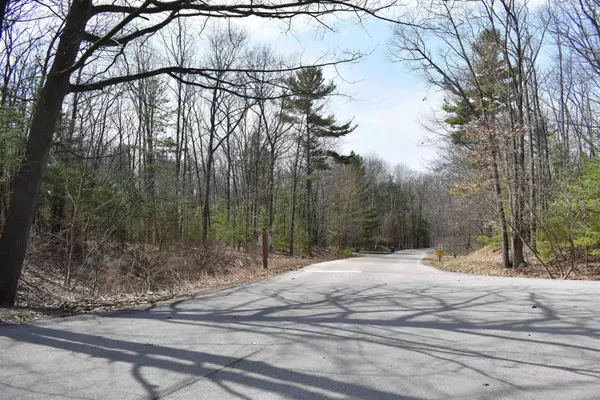 377 Peninsula Knolls Lane, Traverse City, MI 49686