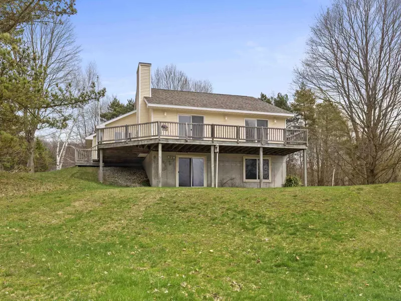 8377 Orchard Hill Road, Beulah, MI 49617