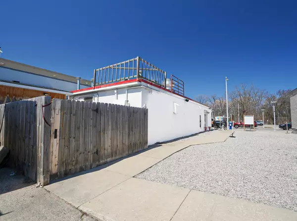 Traverse City, MI 49684,531 #3 W Front Street
