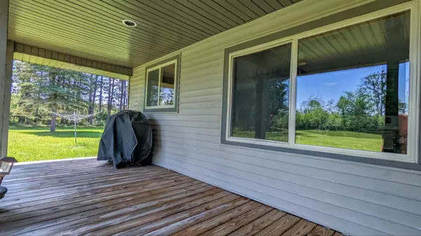 MI 48656,7884 N Saint Helen Road