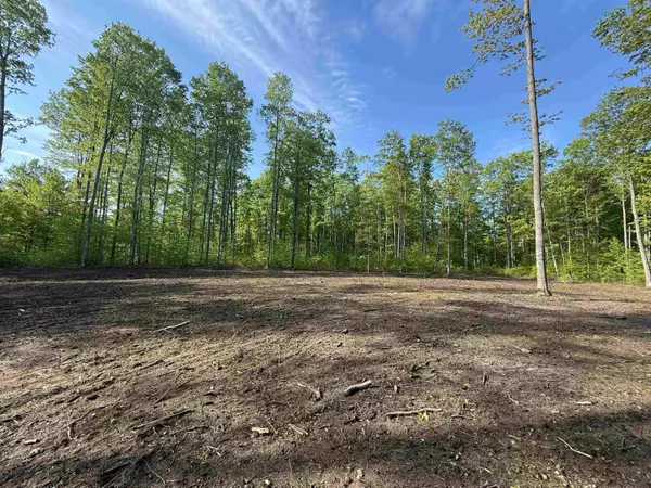 B10 E Solaris Way,  Maple City,  MI 49664