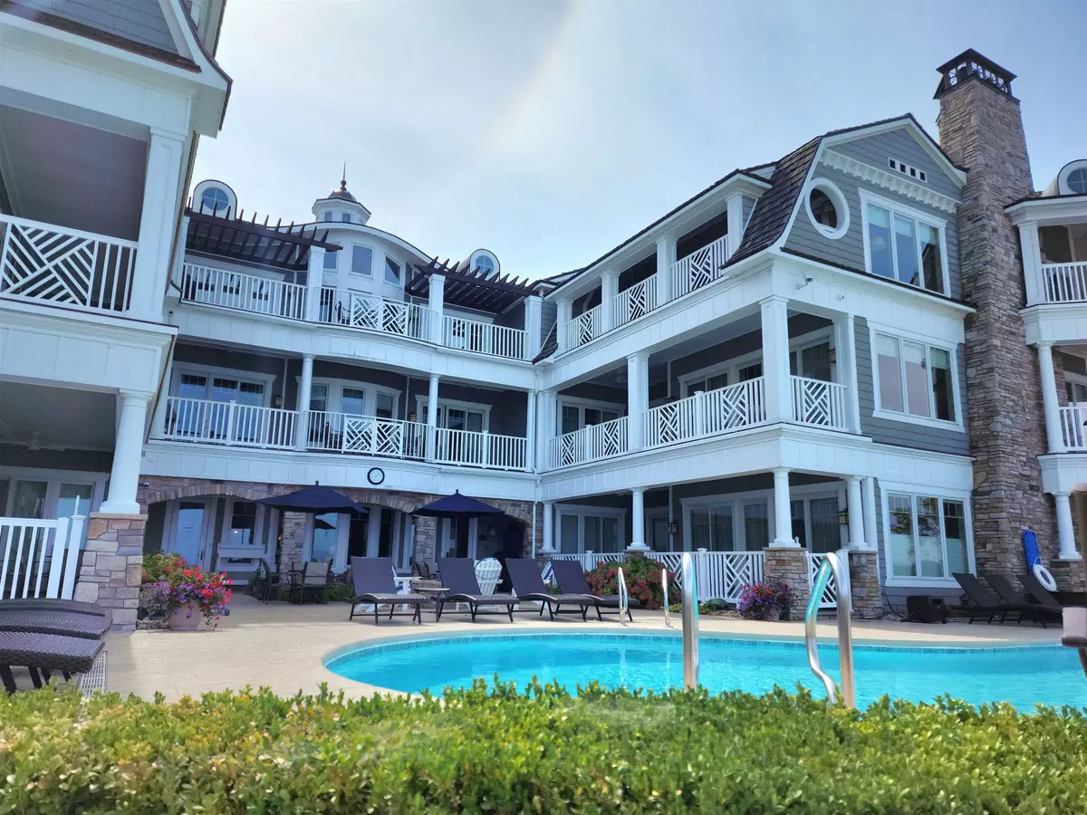 Glen Arbor, MI 49636,5707 S Lake Street