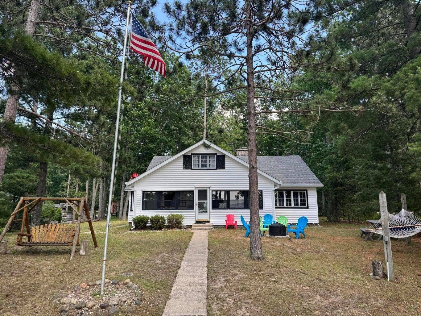 215 Pine Bluffs Road, Roscommon, MI 48653
