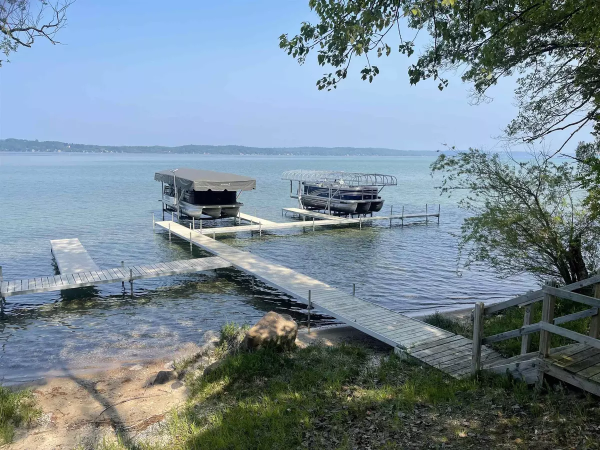 Alden, MI 49612,8923 SE Torch Lake