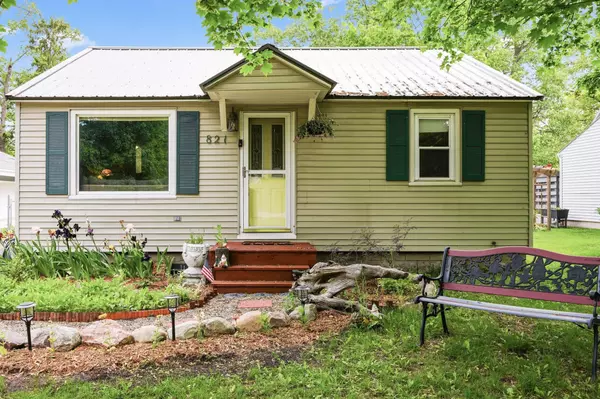 821 Indian Trail Boulevard, Traverse City, MI 49686