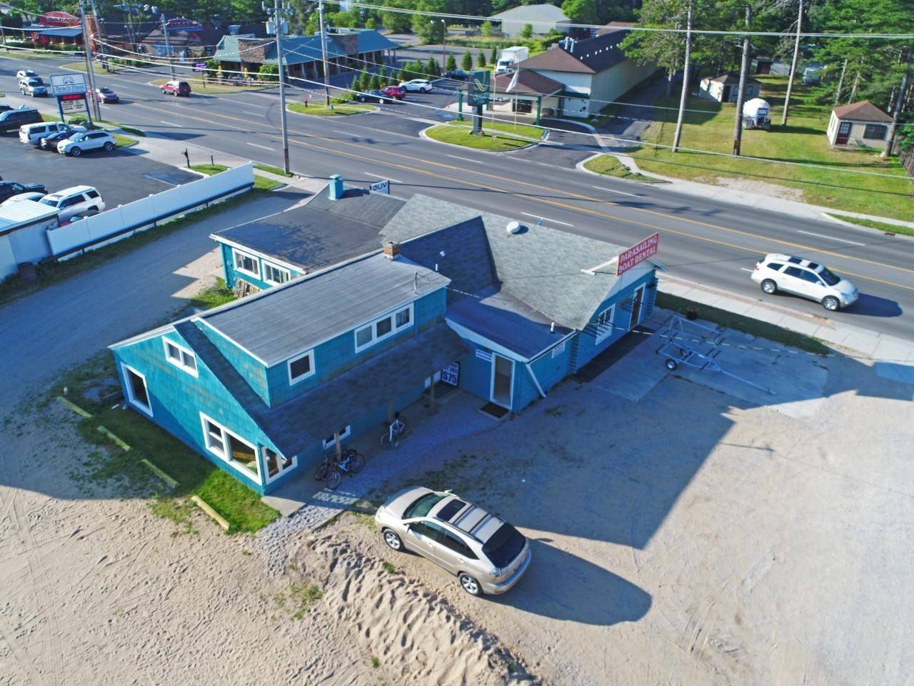 Traverse City, MI 49686,1469 US-31 N