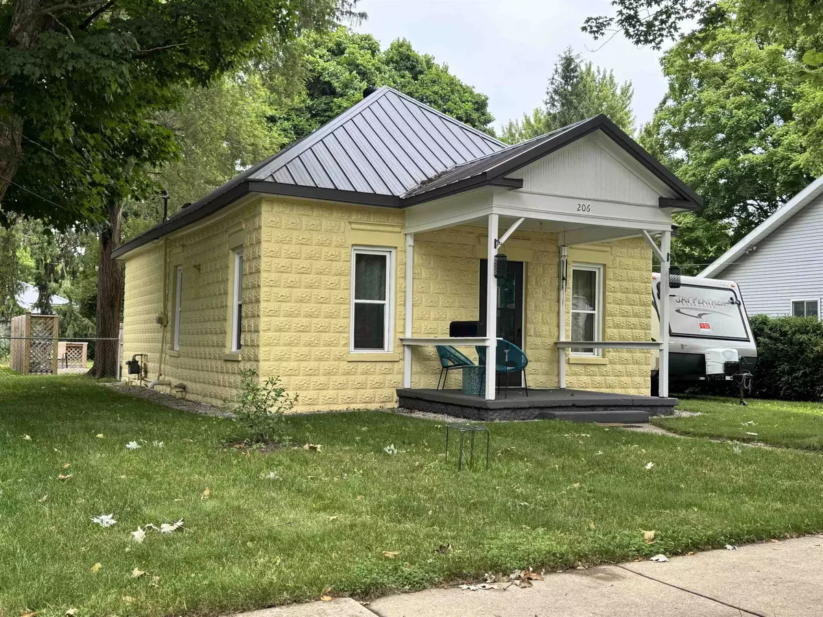 Clare, MI 48617,206 W State Street