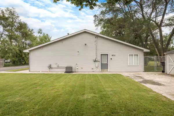 Traverse City, MI 49686,931 Duell Road