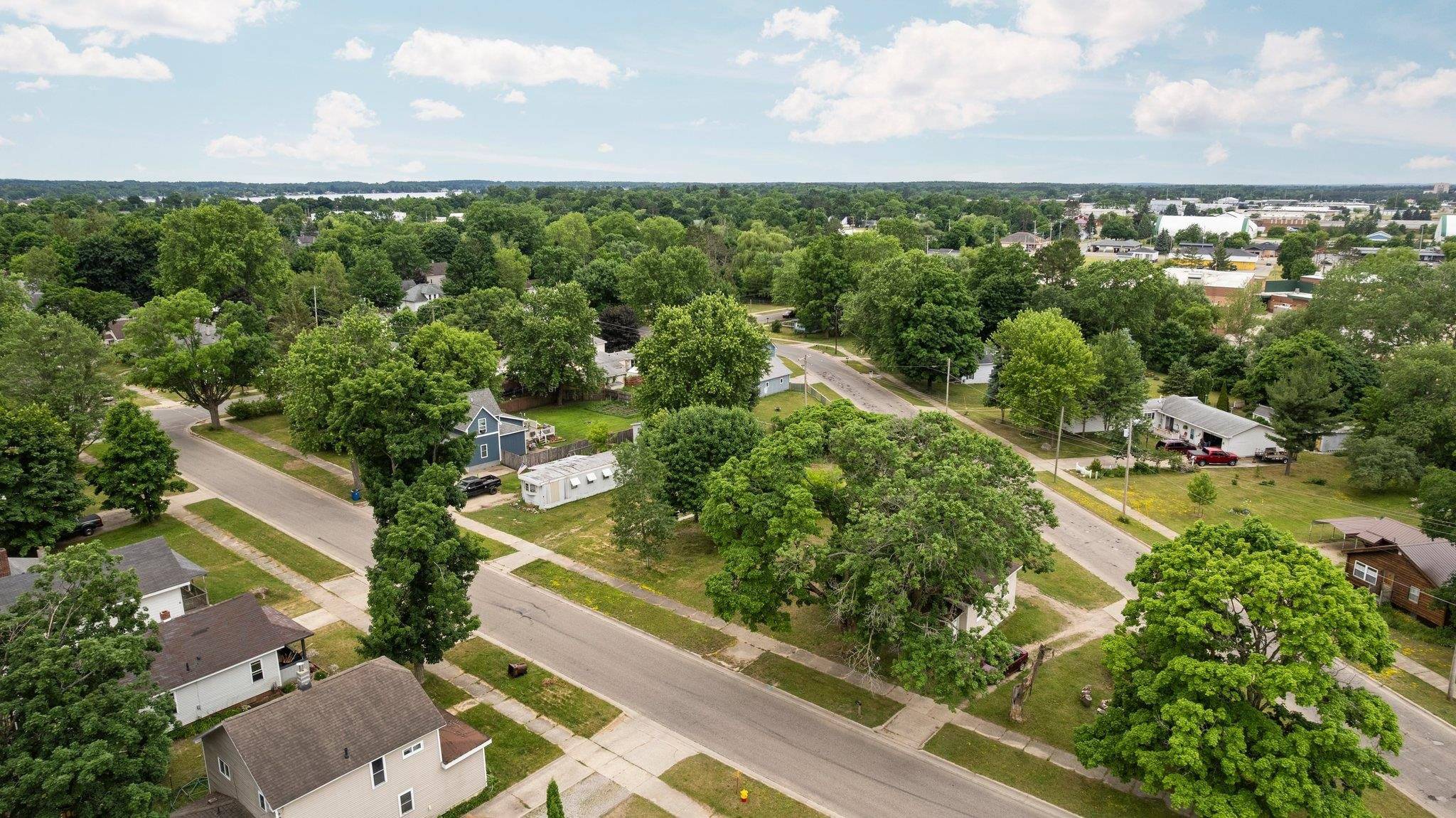 1023 Cotey, Cadillac, MI 49601