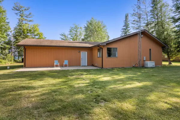 Suttons Bay, MI 49682,3846 Lee Point Road