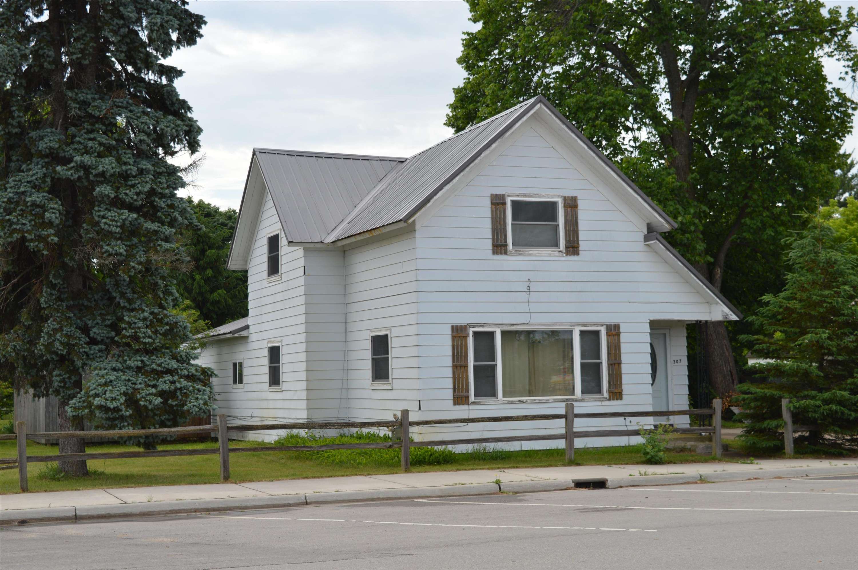 Kalkaska, MI 49646,307 Maple Street