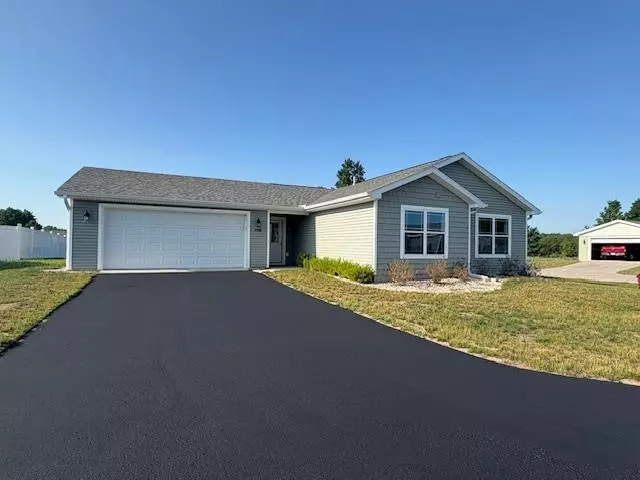 3596 Tanager, Traverse City, MI 49685