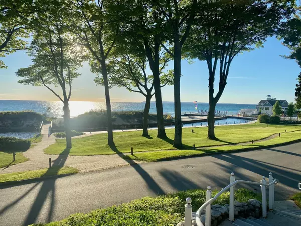 17B The Inn, Glen Arbor, MI 49636