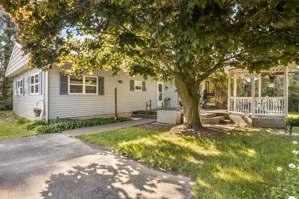 Suttons Bay, MI 49682,10892 E Murray Court