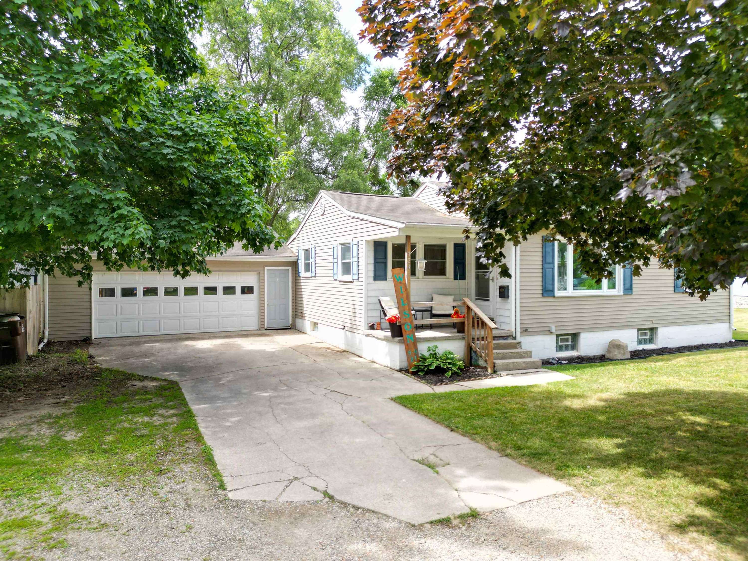 324 E Hillcrest, Alma, MI 48801