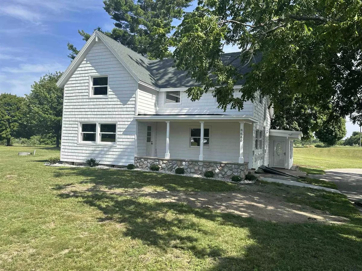 Traverse City, MI 49685,8660 N Long Lake Road