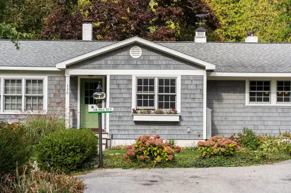 116 W Hill Street, Leland, MI 49654