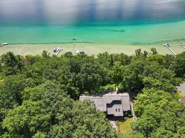 Traverse City, MI 49686,2168 Twin Eagles Drive
