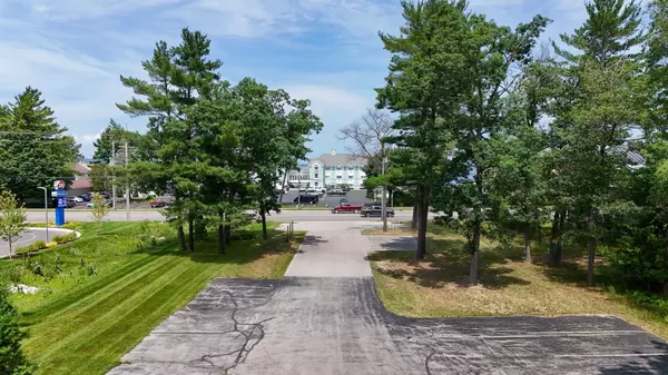 Traverse City, MI 49686,1818 N US-31