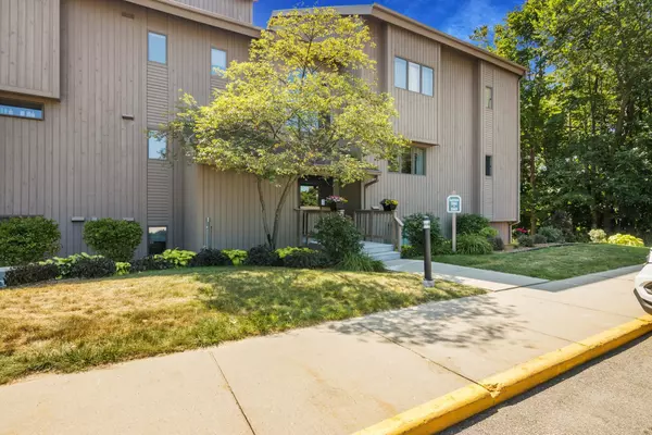 Williamsburg, MI 49690,5564 Golfview Court