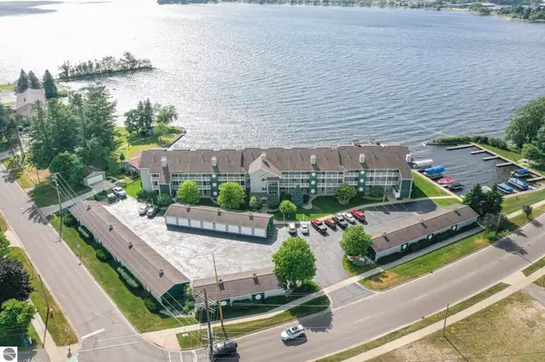Cadillac, MI 49601,658 S Lake Street
