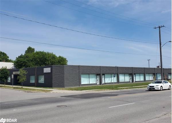 10 Western Avenue #92-14 & 92-15, Orillia, ON L3V 7B3