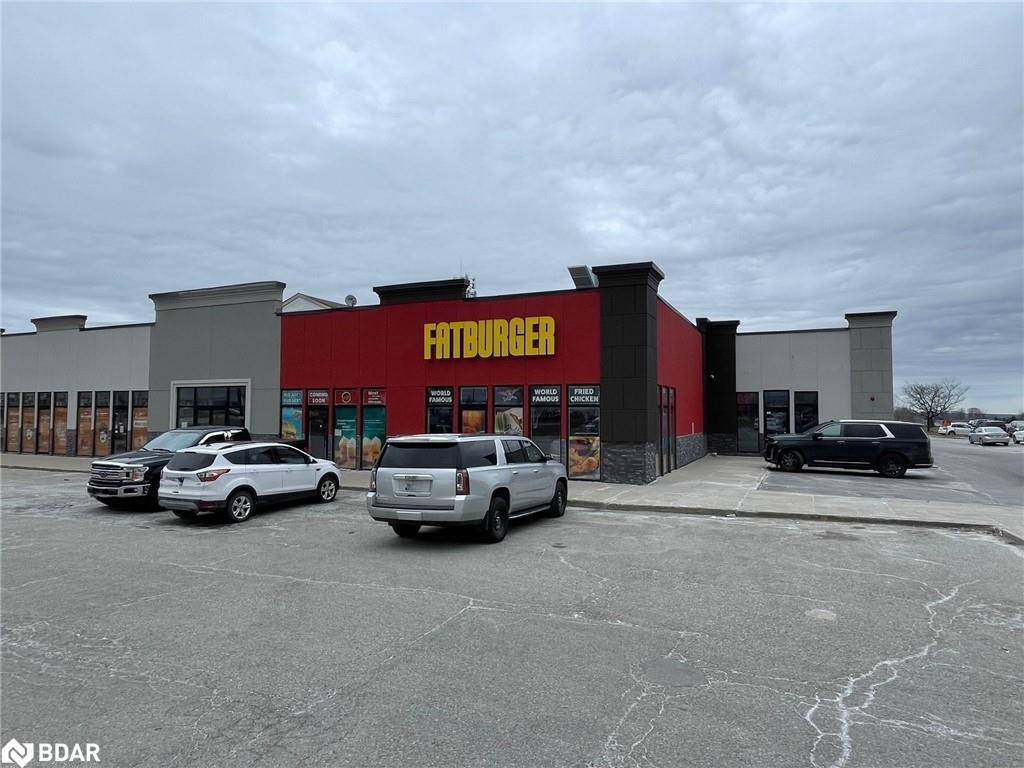 Barrie, ON L4M 4Z9,535 Bayfield Street #16