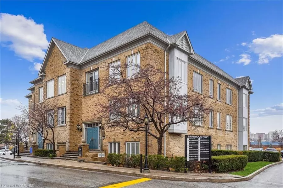 406 North Service #5-7 Road E #300, Oakville, ON L6H 5R2