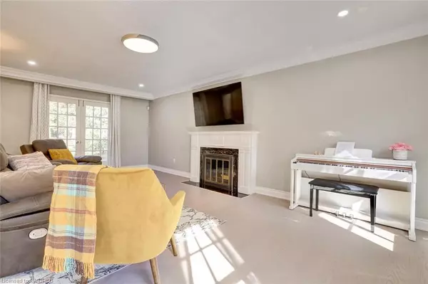 Oakville, ON L6J 1V8,1275 Donlea Crescent