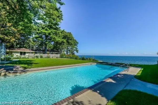 Oakville, ON L6J 4N2,16 Ennisclare Drive W