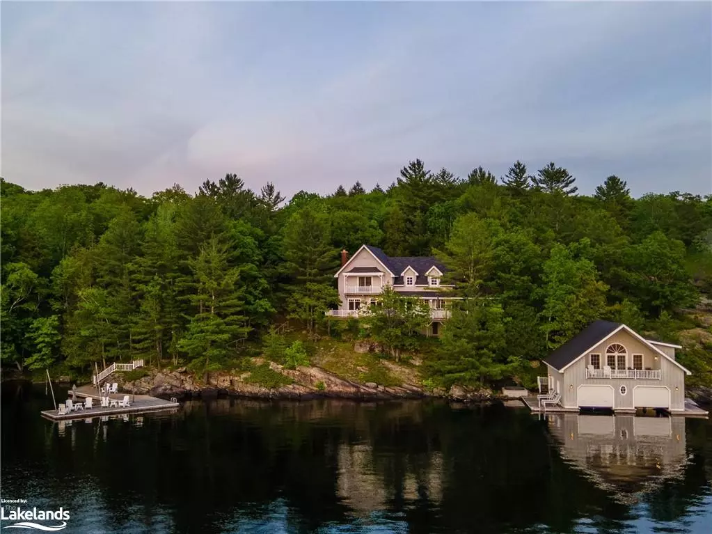 Muskoka Lakes, ON P1P 1R2,1189 Breezy Pt Road #27